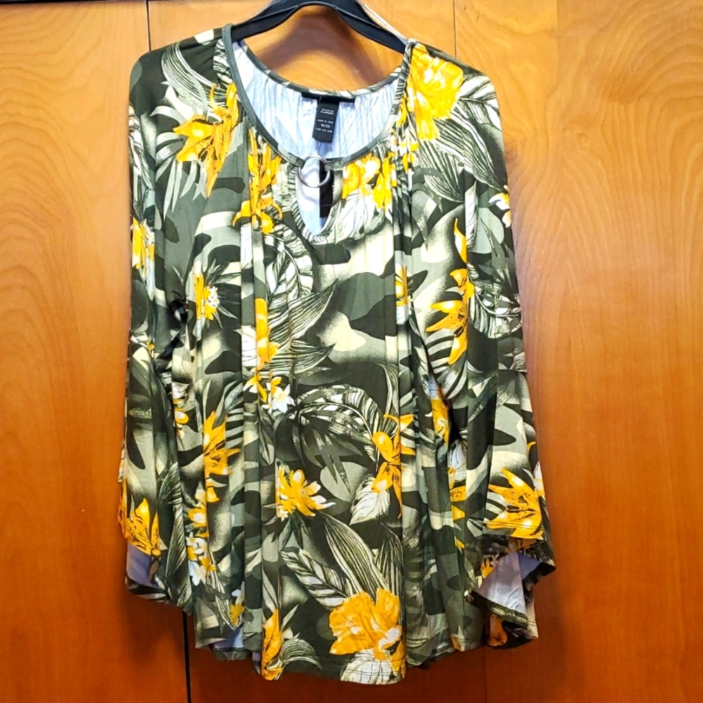 Ashley Stewart Top Size 18/20 NWT